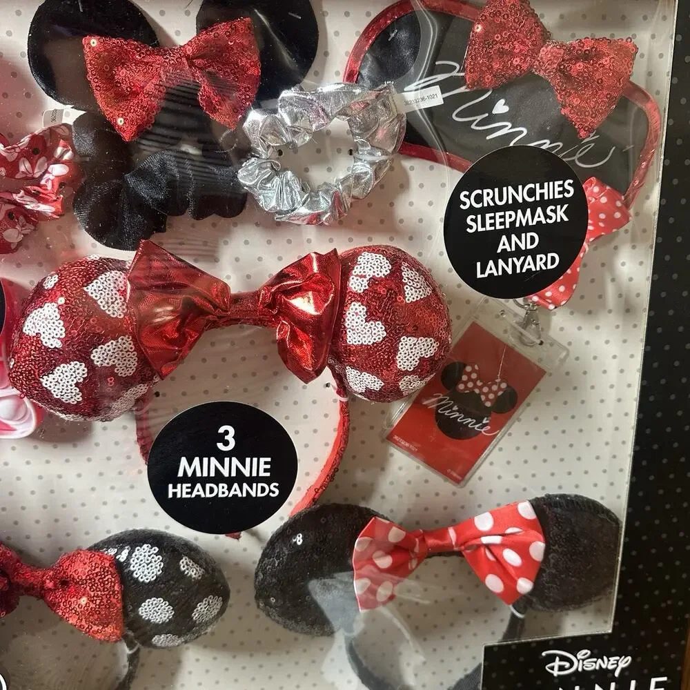 Disney Deluxe Accessory Set Vacation Minnie Mouse Ears Headbands Scrunchies NEW